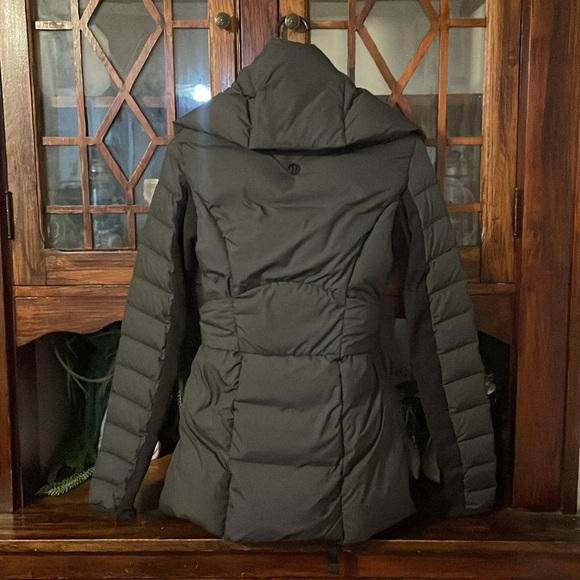 lululemon athletica Charcoal Wrap Puffer Jacket - Picture 3 of 8